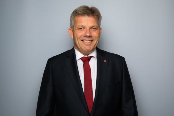 Nybakt minister Bjørnar Skjæran