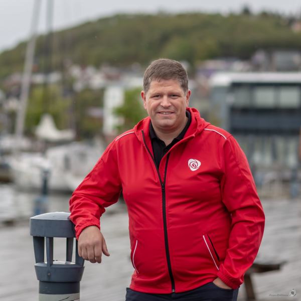 Henning Berge på Mauritz Kartevoldsplass.