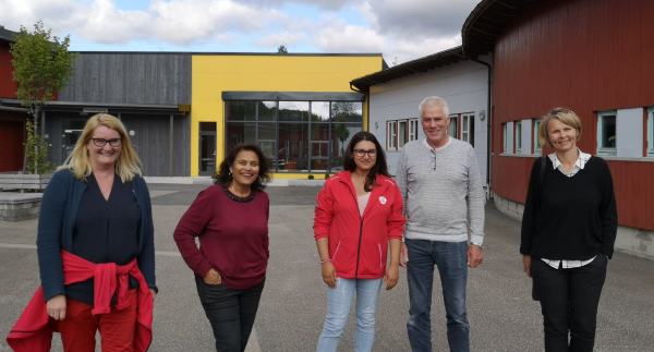 Fornøyde besøkende på Byremo vgs