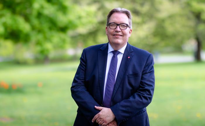 Sverre Myrli med armene foldet