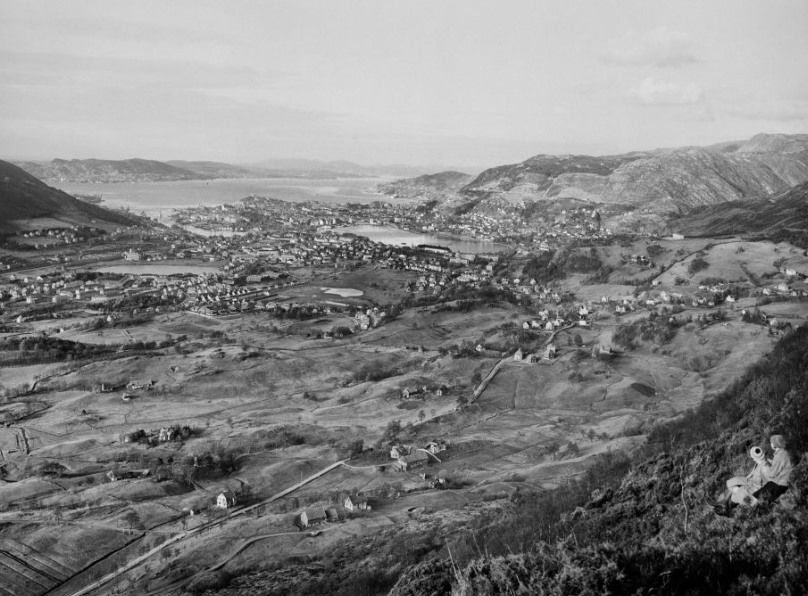 Nordlige deler av Årstad sannsynligvis på begynnelsen av 1900-tallet. Fotografi av Knud Knudsen (med tillatelse fra Universitetsbiblioteket i Bergen). 