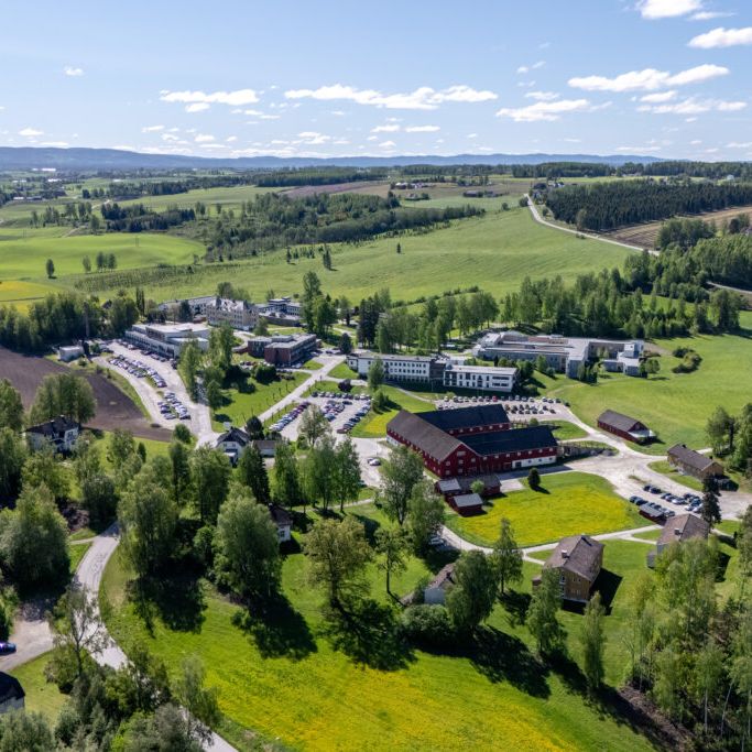 Dronebilde av Sanderud, Sykehuset Innlandete