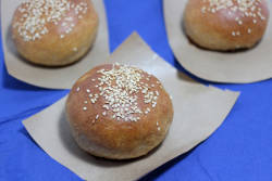 ArboLife-events-loetitia-cuisine-pain-burger