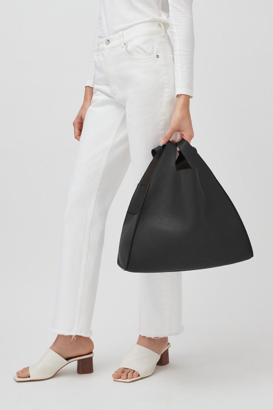 My everyday bag by @cuyana. The gorgeous Oversized Double Loop Bag