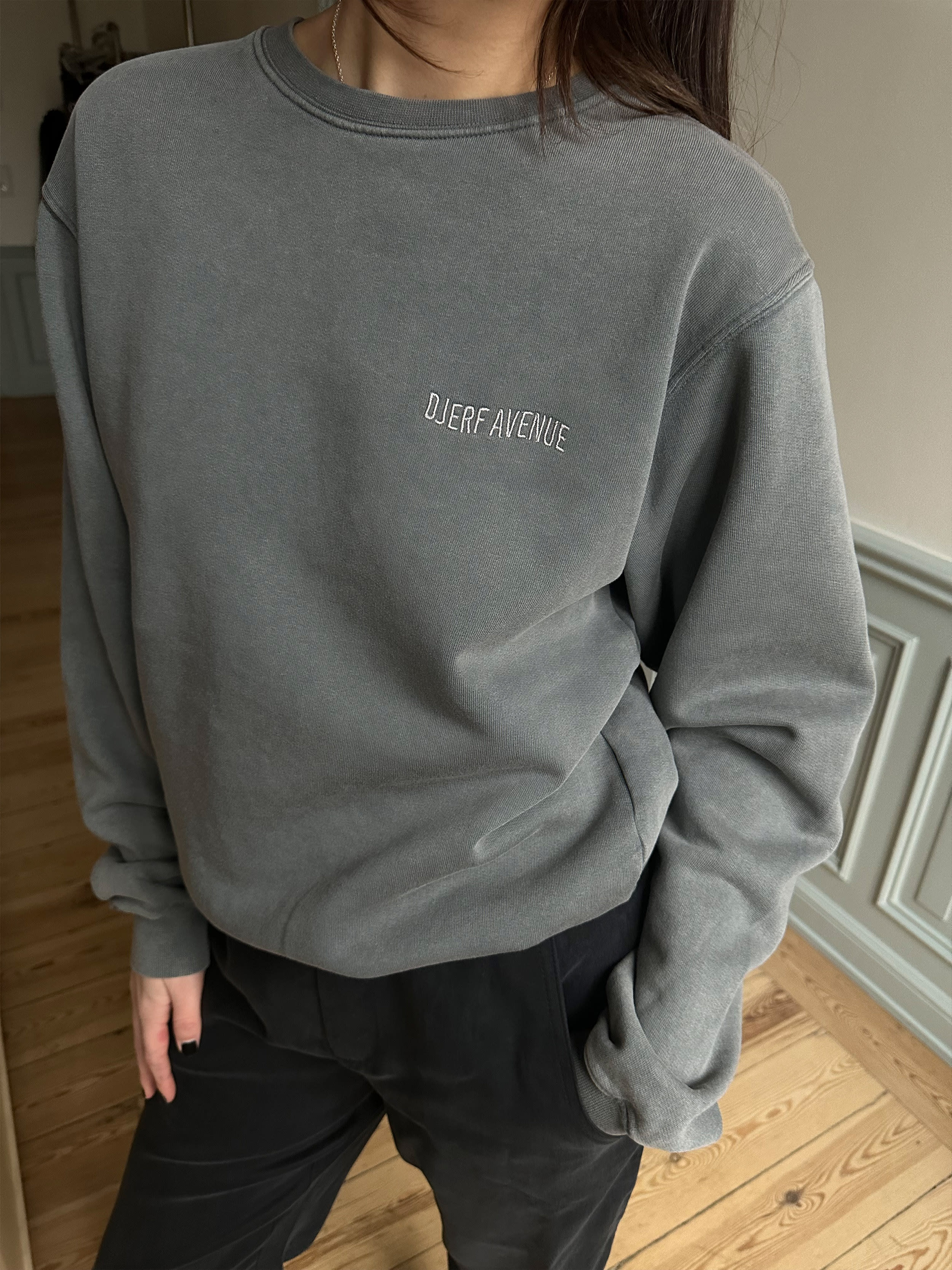 Staple Sweatshirt Washed Grey | Djerf Avenue | Djerf Avenue