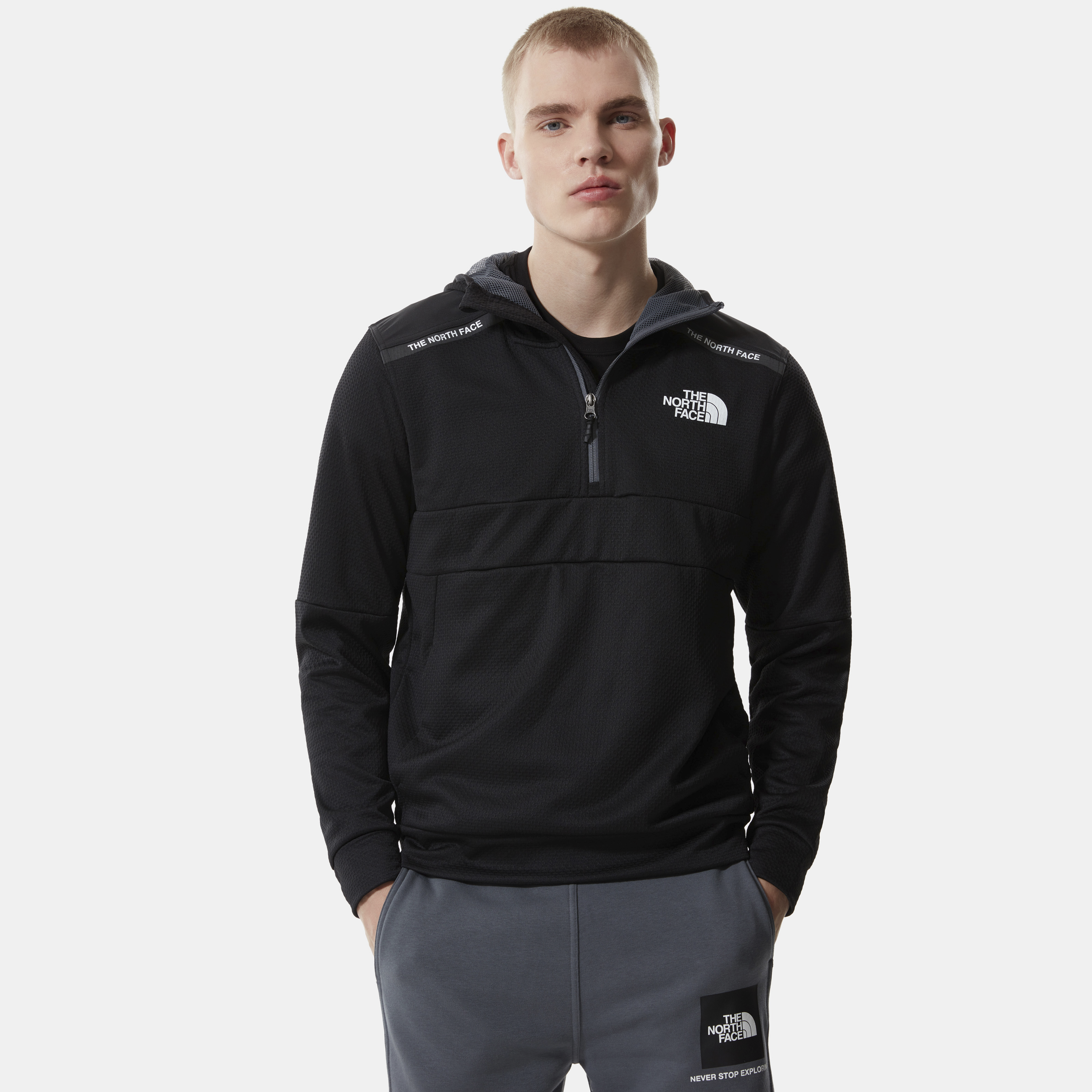 THE NORTH FACE MOUNTAIN ATHLETICS M 黒 The North Face Mountain Athletics T-Shirt Black/Asphalt at