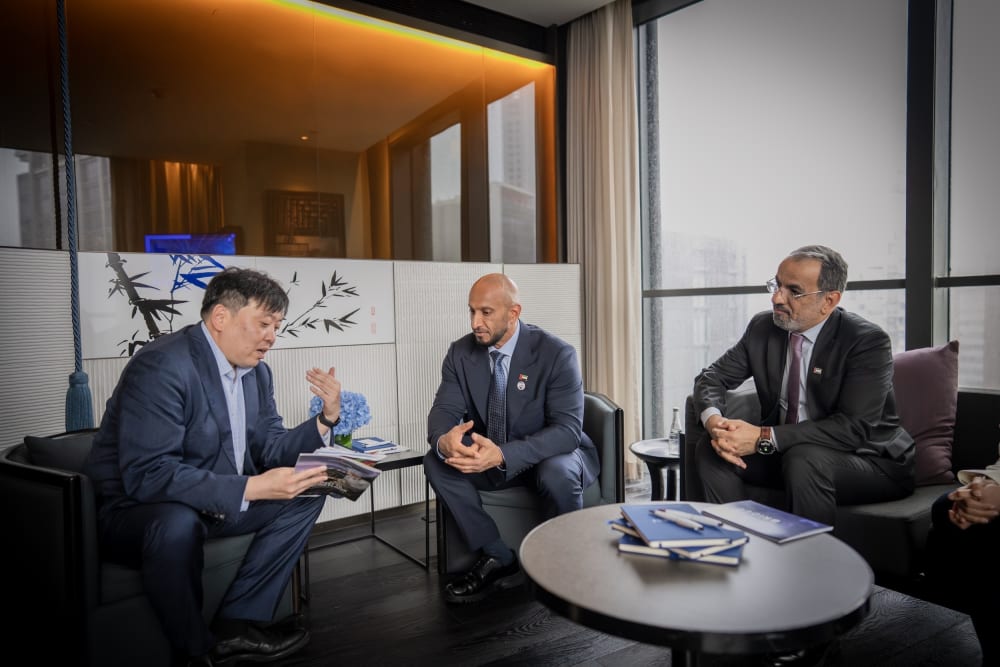 Abdulla Al Hamed meets leading media and technology executives in Shanghai