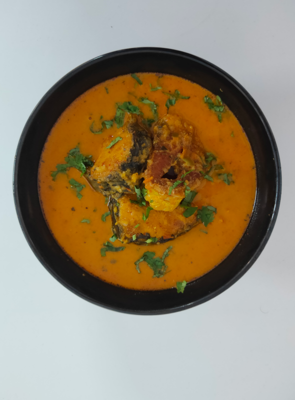 An aromatic fish curry from coastal Karnataka. This is a recipe where you make the sauce in DelishUp and fry the fish on stove and then cook all the goodness together in DelishUp. Pair with fluffy appams, dosa or rice