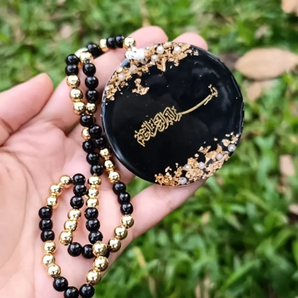 Decorative Resin Hanging for Car & Home - Handmade Wall & Mirror Accessory