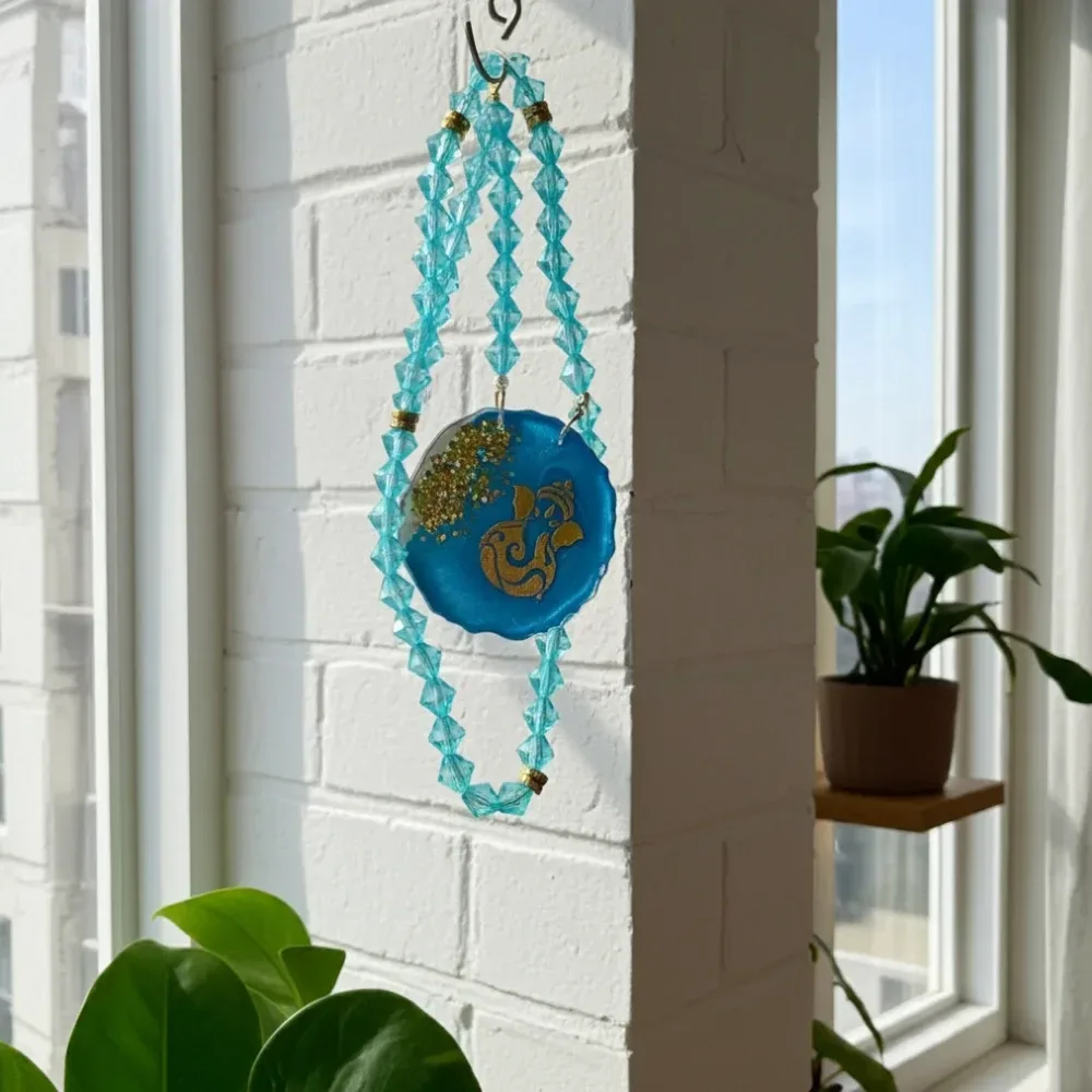 Resin Hanging Decor for Car & Wall – Stylish Multipurpose Home Accessory