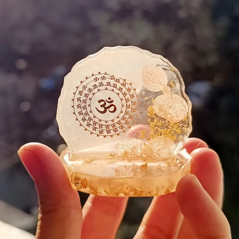 Handcrafted Resin Religious Om Mini Decorative Showpiece for Home, Office and Car Dashboard