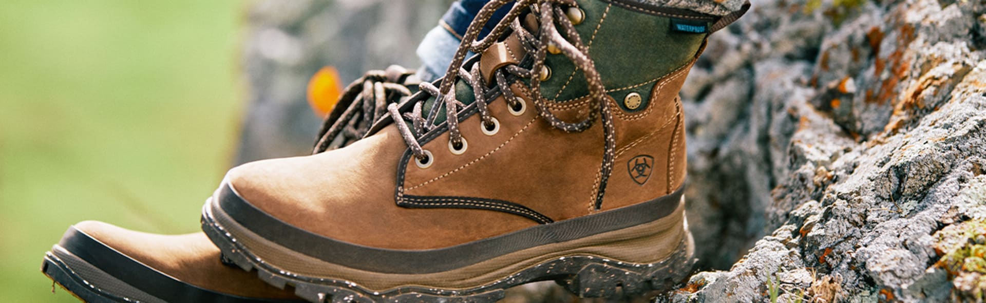 Comment porter les hiking boots cet hiver, les chaussures qui séduisent  autant qu'elles divisent ?