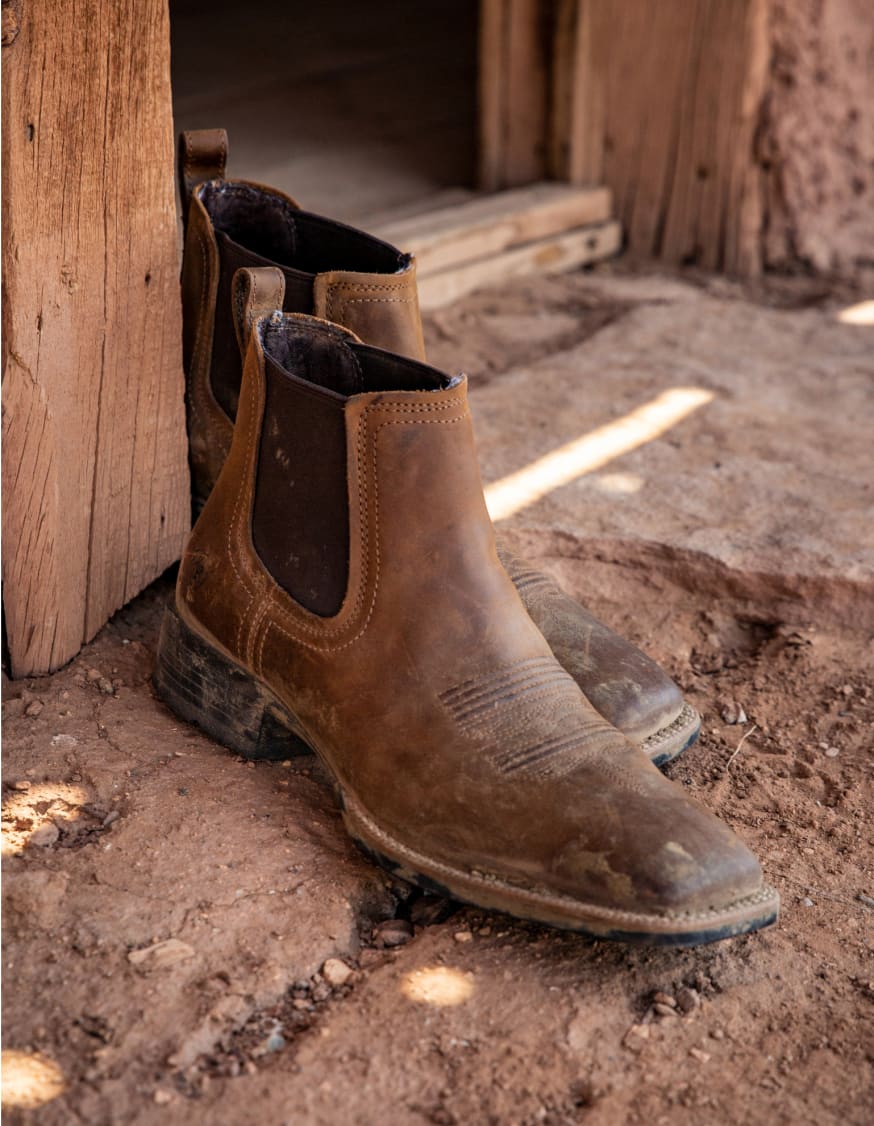 Ariat dress boots men's deals