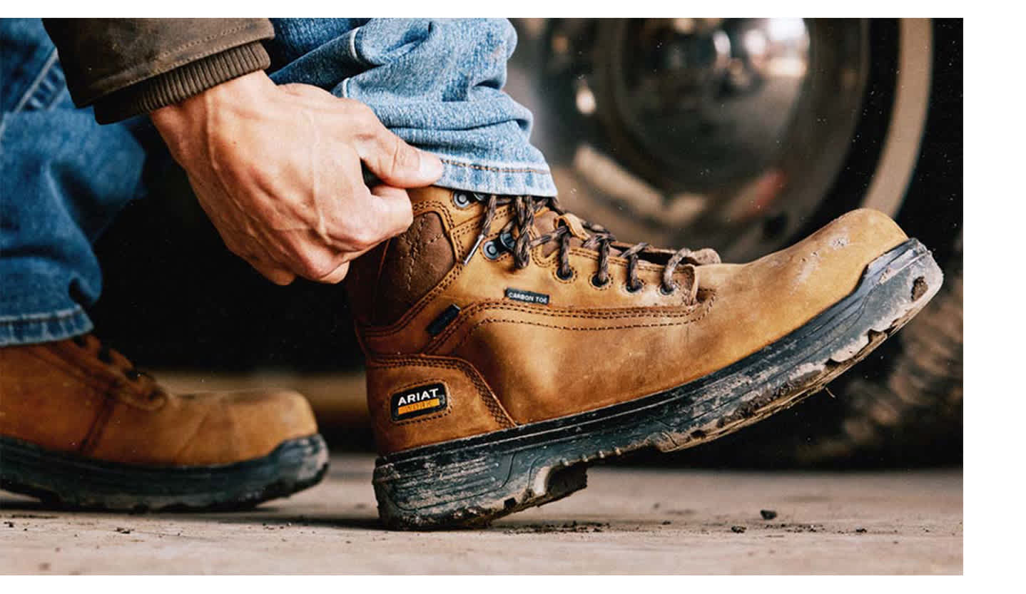 men lace up footwear