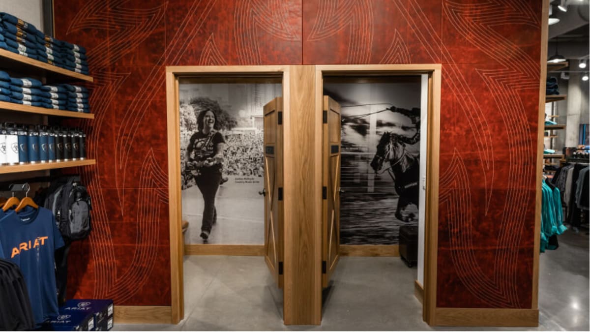 Ariat Nashville red leather wall