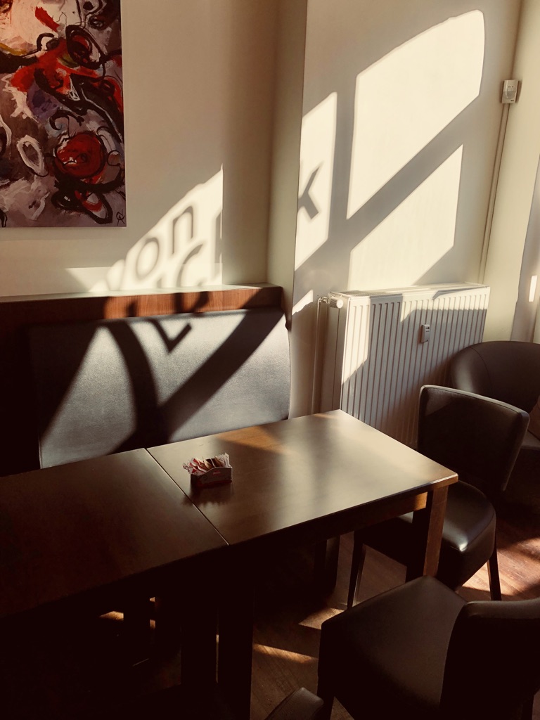 Abendsonne fällt in dass vonLuck in Berlin Mitte