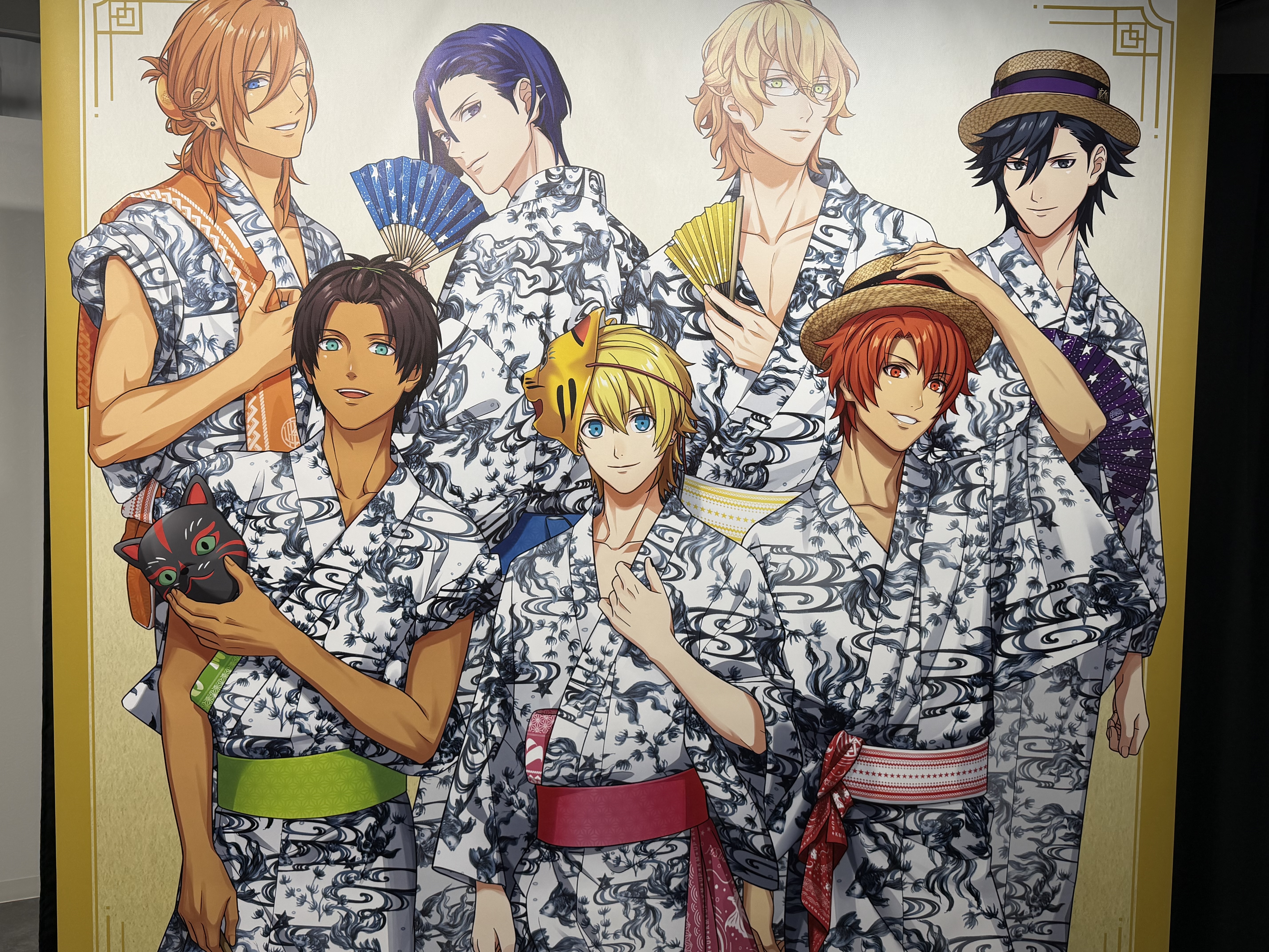 横並びではない上半身並びのデカビジュ展示もあったよ