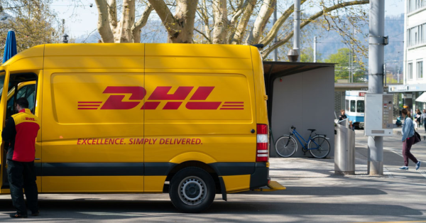 DHL bus