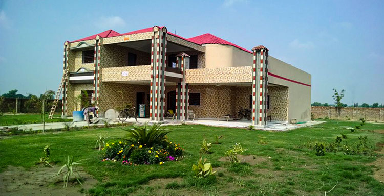 Abdullah-Farmhouse