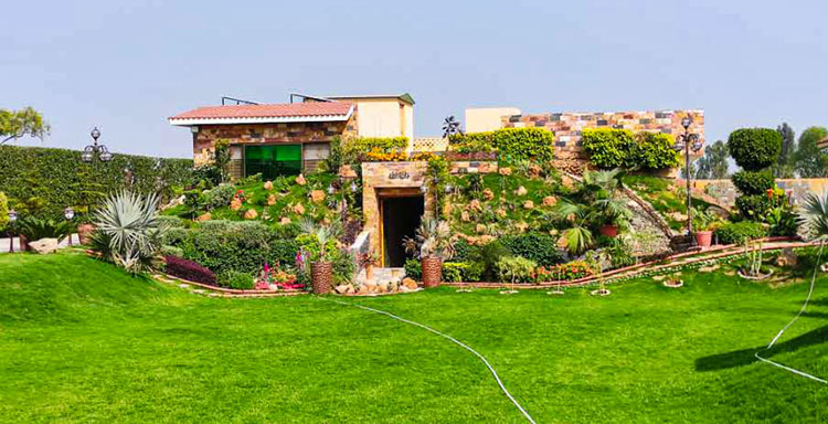 Hill-View-Garden-Farmhouse