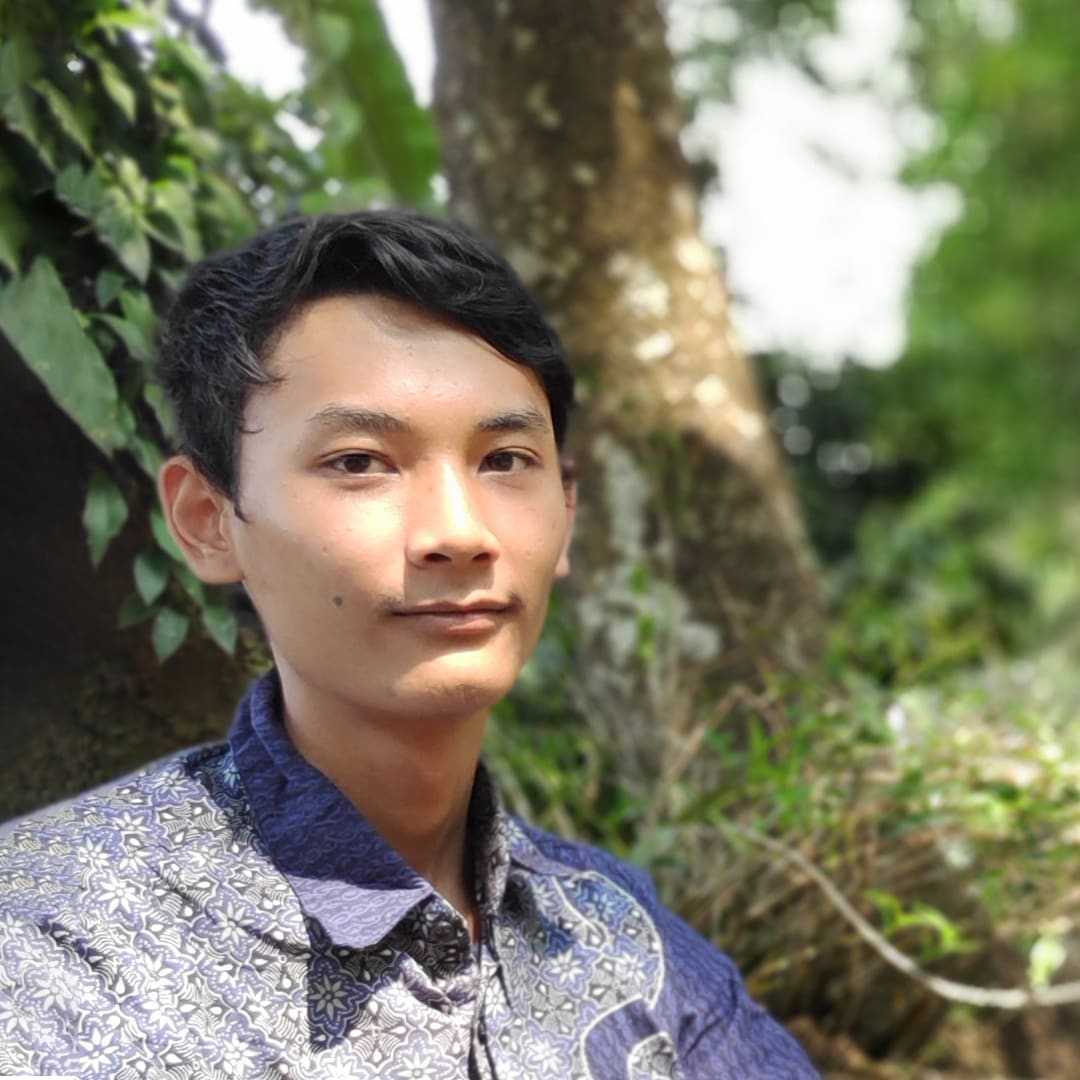 Portrait of Akbar Maulana, Frontend Engineer