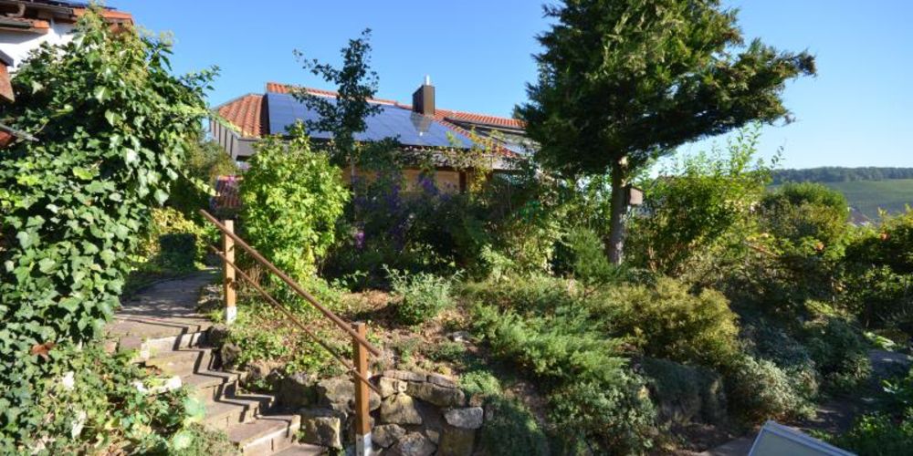 021_Beilstein___Pfiffiges_Architektenhaus_auf_gro_z_gigem_Grundst_ck_in_Traumlage__