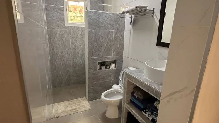 Inmuebles 5 hab / 3 baño en Morón — $65,000 USD