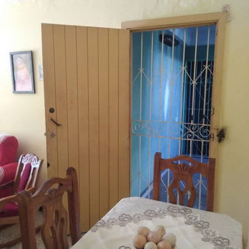 Se vende apartamento en Santiago de Cuba, municipio Santiago de Cuba, en el Reparto Antonio Maceo, bloque B, es un segun