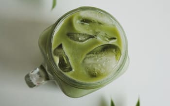 Matcha islatte oppskrift: