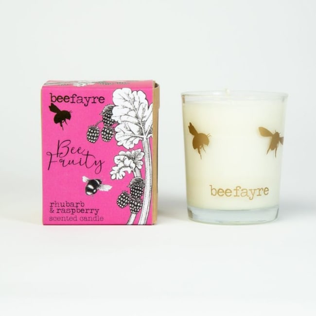Bee Fruity, rabarbara og bringebær, duftlys 9cl