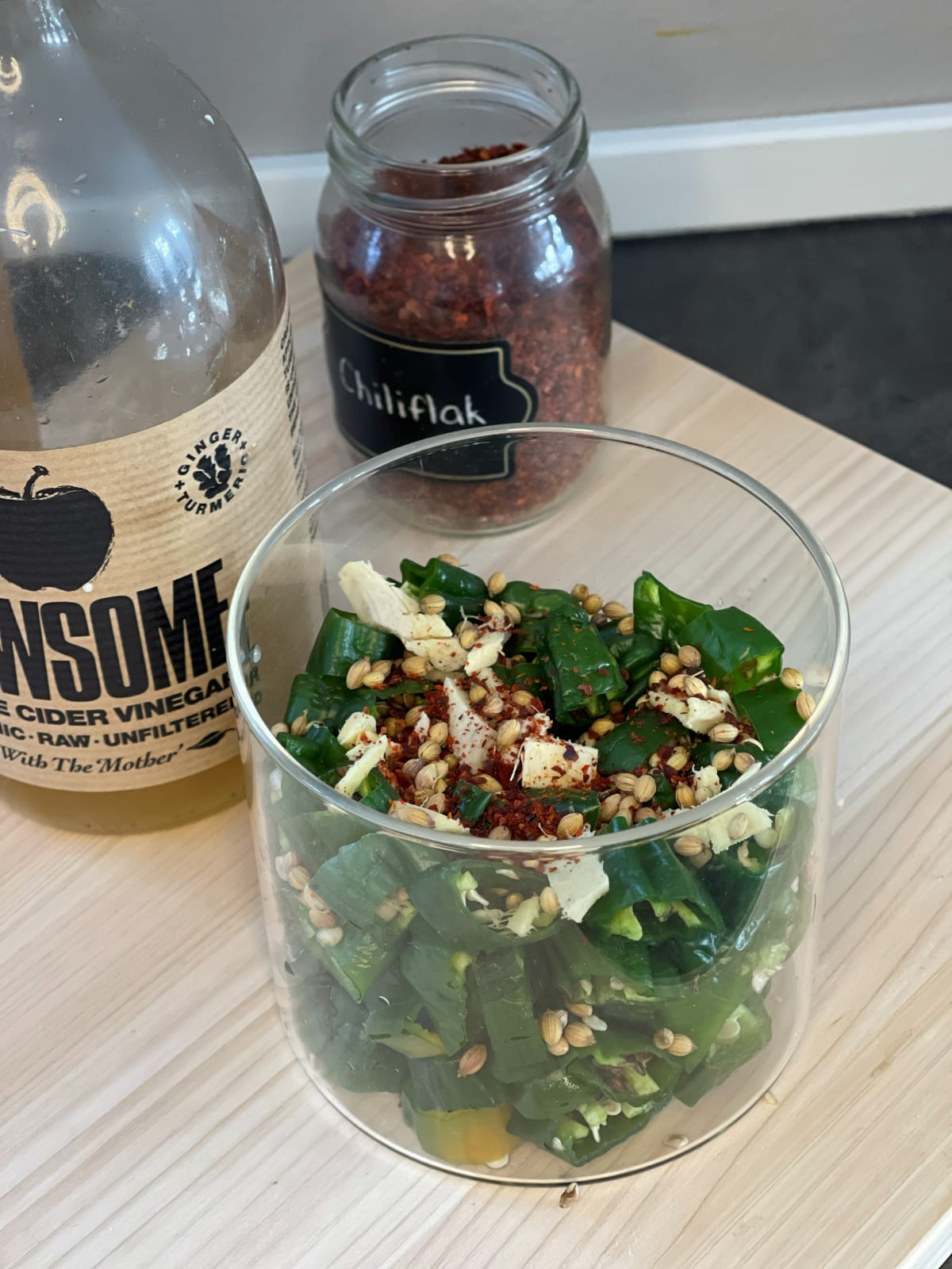 Syltet Padron peppers med Rawsome eplesidereddik