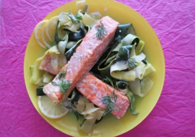 saumon-baies-roses-aneth-tagliatelles-courgettes-web