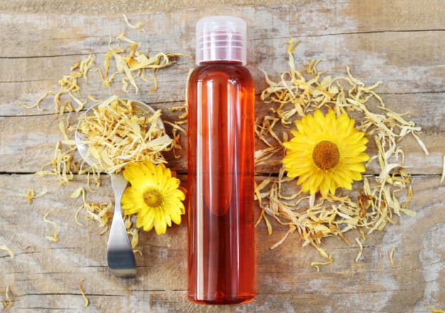 Eau micellaire calendula pour peaux délicates