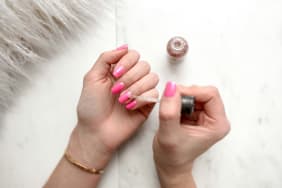 Tous nos conseils pour un vernis à ongles appliqué correctement