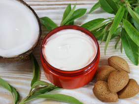 Crema nutriente per i capelli crespi dei bambini