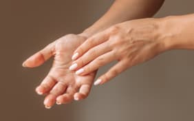 Anti-transpirant pour les mains : quels remèdes naturels ?
