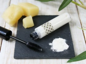 Mascara Trattamento per le ciglia con Fitocheratina rinforzante e volumizzante