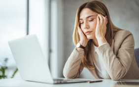 Lutter contre la fatigue physique et psychique grâce aux huiles essentielles