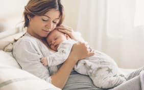 Boutons chez bébé : Qu'est-ce que l'acné du nourrisson ?