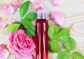 Eau micellaire aux fleurs de rose et de jasmin revitalisantes