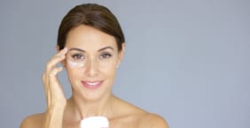 Aloe vera sur le contour des yeux : quels effets ?