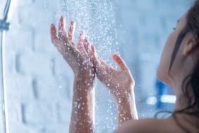 Les nombreux bienfaits de la douche froide