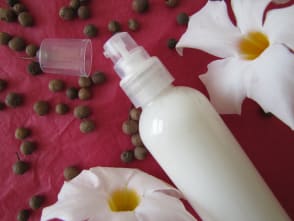 Crema giorno senza risciacquo per capelli secchi e fragili