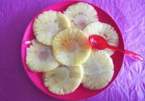 Carpaccio d'ananas au miel et au gingembre