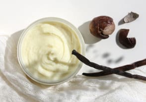 Chantilly di Karité vanigliata per il corpo