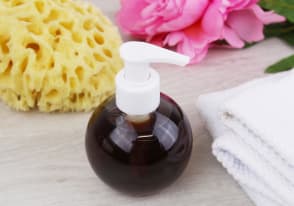 Shampooing à la pivoine apaisante pour cuir chevelu irrité