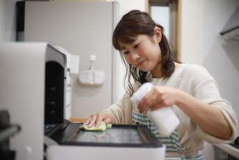 Bicarbonate de soude pour nettoyer le four ?