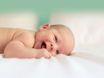 Soins naturels pour bébés : Nos conseils pour une peau douce et saine naturellement