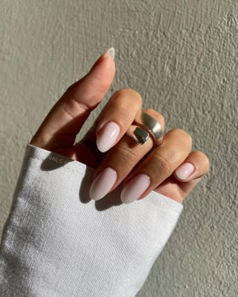 Comprendre et maîtriser la technique du baby boomer pour des ongles sublimes