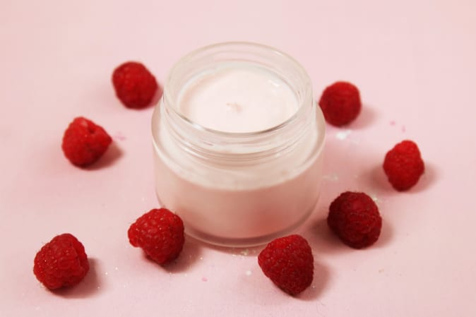 Crème framboise gourmande pour les mains